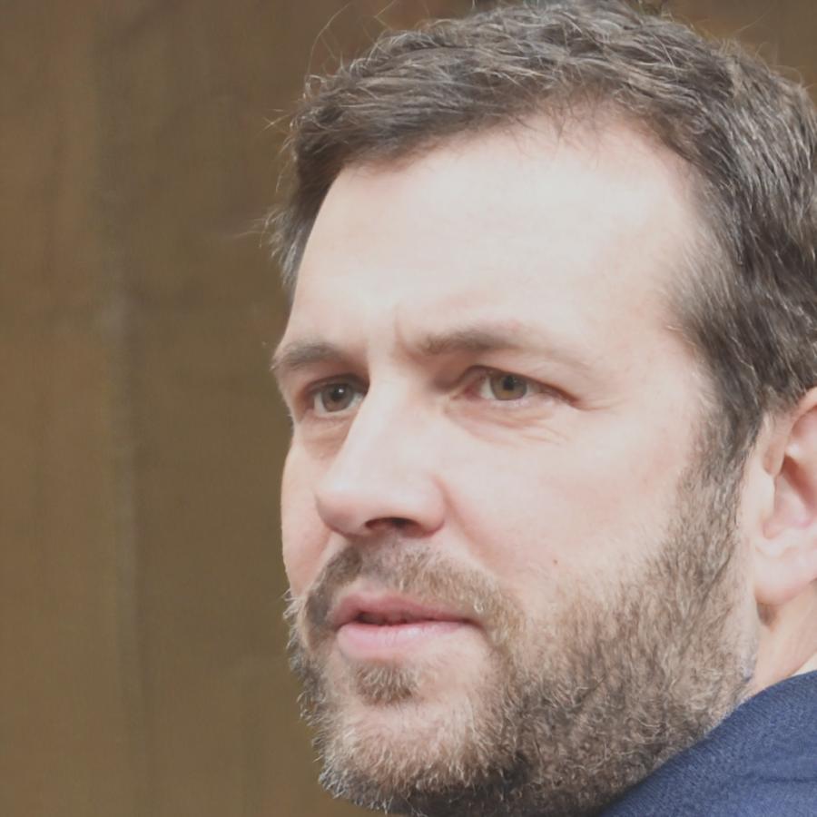 Ritratto professionale di Filippo Santoro